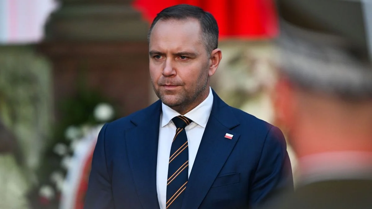 Навроцький скликав консультації з партіями через кризу навколо Конституційного трибуналу